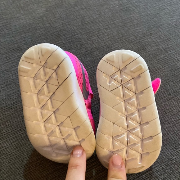 Pink Nike’s - Picture 2 of 3